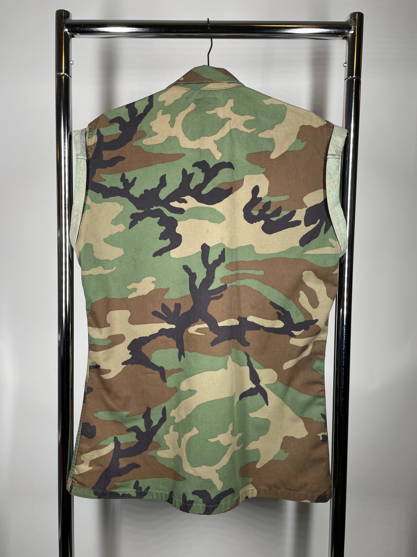 Camo Sleeveless Light button down