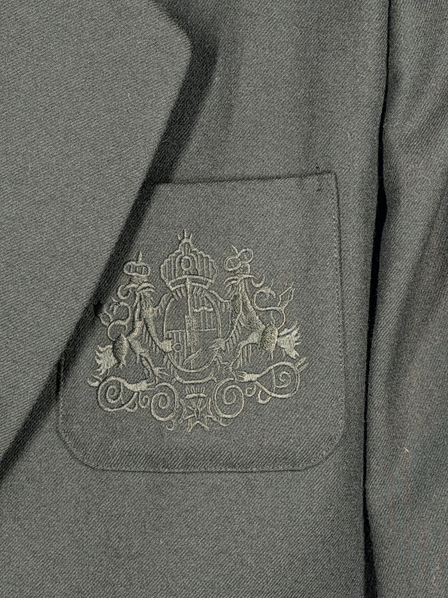 Classiques Dark Navy Wool Crest Blazer